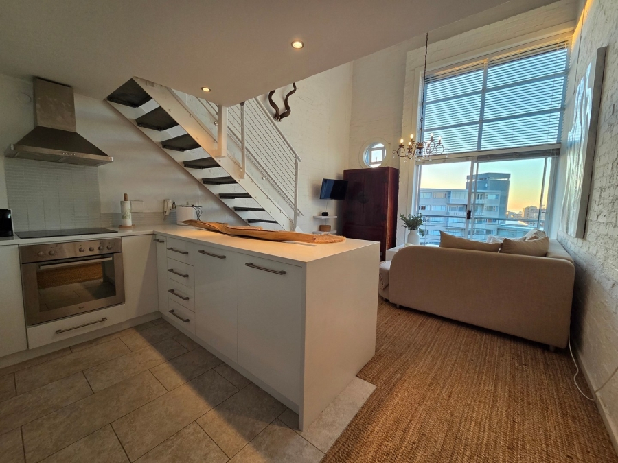 To Let 1 Bedroom Property for Rent in Green Point Western Cape